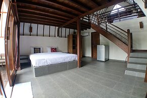 Oceans 5 Dive Resort