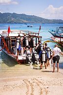 Oceans 5 Dive Resort