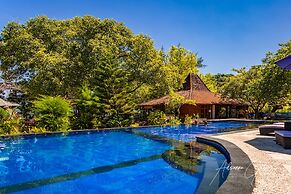 Oceans 5 Dive Resort