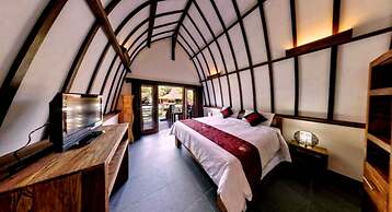 Oceans 5 Dive Resort