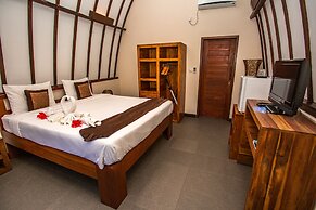 Oceans 5 Dive Resort