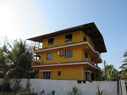 Mandrem Beach Guest House Goa