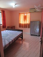 Mandrem Beach Guest House Goa