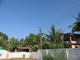 Mandrem Beach Guest House Goa