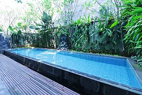 Pejaten Valley Residence