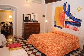 Cavour 33