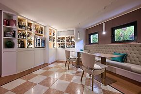 Like Home - Boutique Hotel