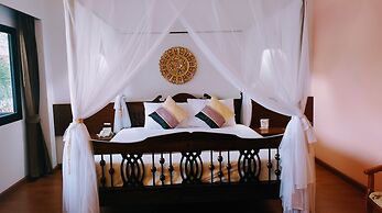 The Ligor City Hotel