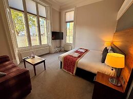 Court Residence