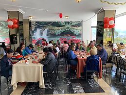 Stanford Suites Hotel