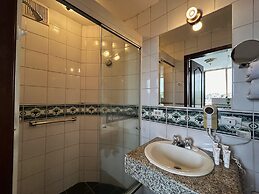 Stanford Suites Hotel