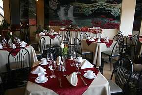 Stanford Suites Hotel