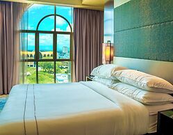 The Waterfront Hotel