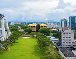 The Waterfront Hotel