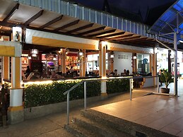 Merlin Plaza Apartments