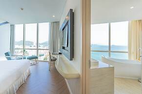 Diamond Bay Hotel
