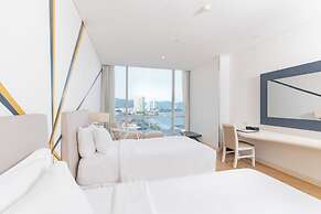 Diamond Bay Hotel