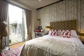 The Pear Tree Inn