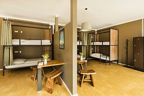 Five Reasons Hotel & Hostel