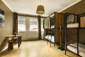 Five Reasons Hotel & Hostel