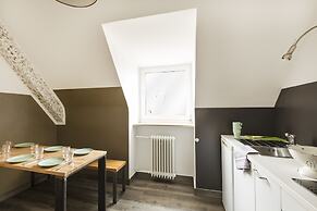 Five Reasons Hotel & Hostel