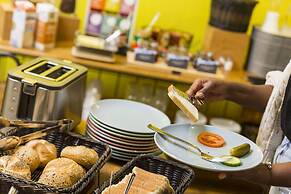 Five Reasons Hotel & Hostel