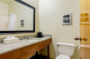 Quality Inn & Suites Near Tanger Outlet Mall