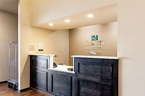 Quality Inn & Suites Near Tanger Outlet Mall