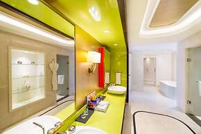 The Land Of Legends Kingdom Hotel