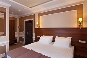 Chocolatier Hotel