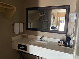 Los Fresnos Inn and Suites