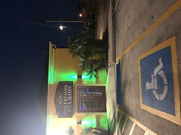 Los Fresnos Inn and Suites