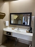 Los Fresnos Inn and Suites