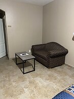 Los Fresnos Inn and Suites