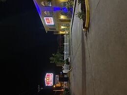 Los Fresnos Inn and Suites