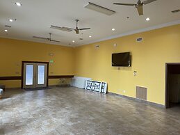 Los Fresnos Inn and Suites