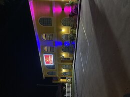 Los Fresnos Inn and Suites