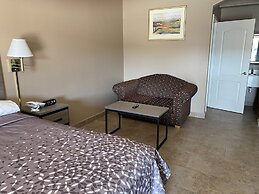 Los Fresnos Inn and Suites
