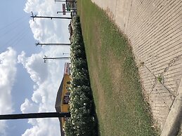 Los Fresnos Inn and Suites