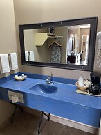 Los Fresnos Inn and Suites