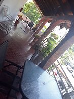 Hotel y Bungalows Los Arcos