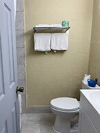 Savannah Motel