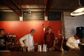 KAMP Houkan-cho Backpacker's Inn & Lounge - Hostel