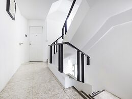OYO 983 The Private Hotel
