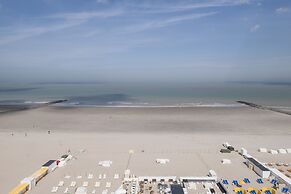 Beach Palace Hotel