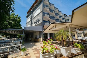 Selen Hotel Icmeler