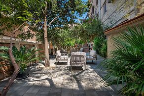 Azur Palace Luxury Rooms