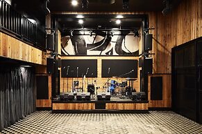 The Barnett - JDV by Hyatt