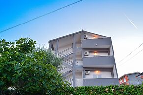 Luxury Apartments Villa Tea