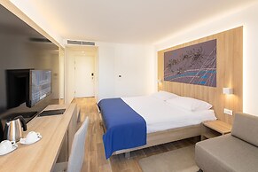 Medora Auri Family Beach Hotel